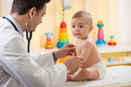 pediatre-bebe-table-jouets-cabinet