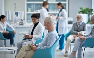 salle-attente-laboratoire-patients-modernes